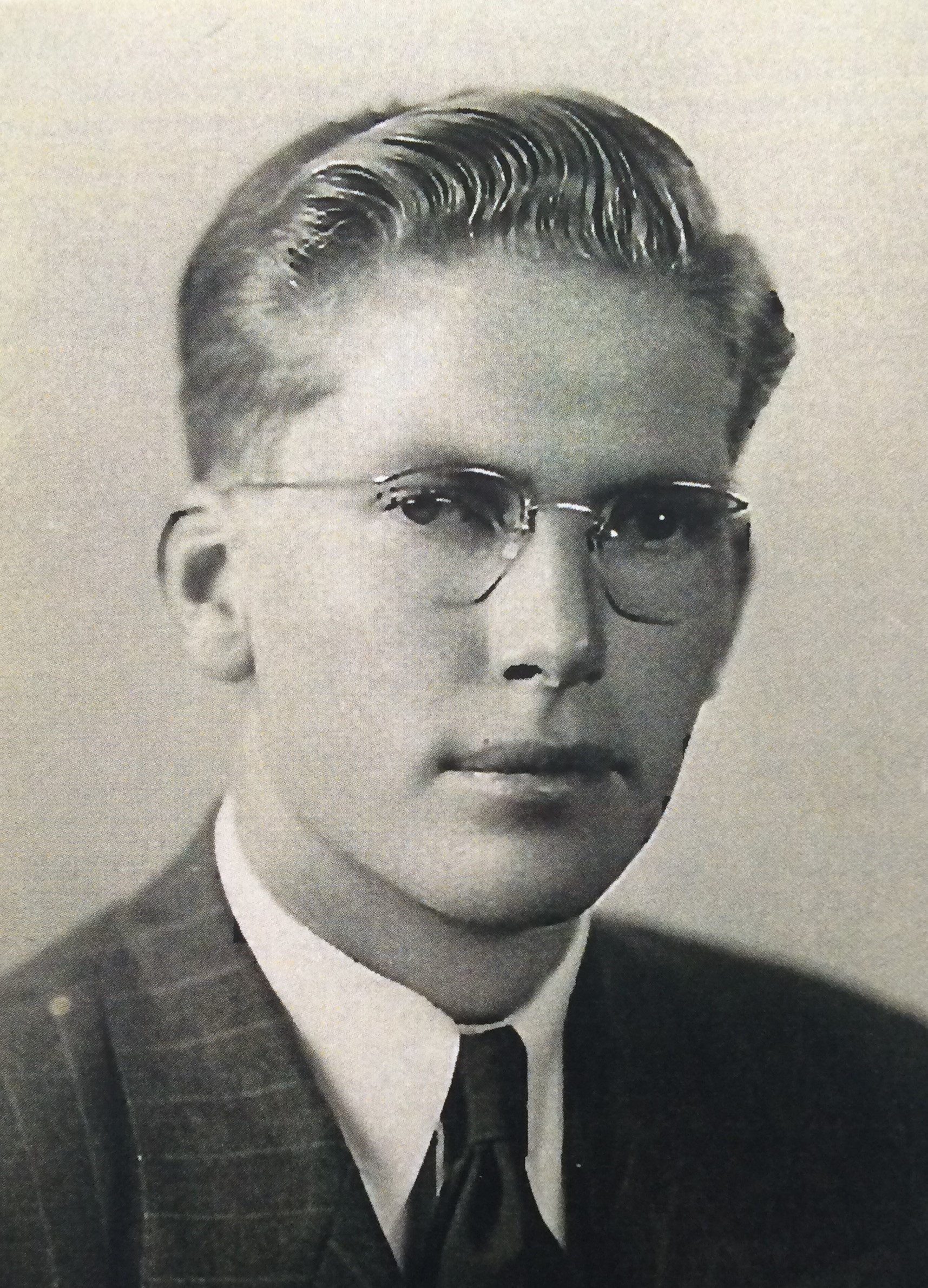 Ivo Dell Mills (1921 - 2007) Profile